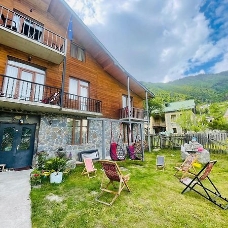 Manana Japaridze'S Guesthouse Mestia Zewnętrze zdjęcie