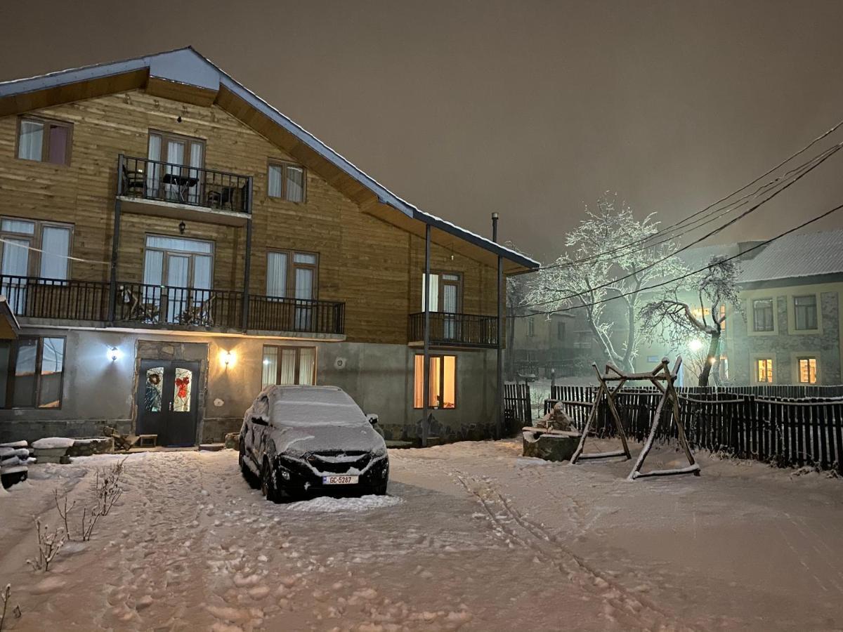 Manana Japaridze'S Guesthouse Mestia Zewnętrze zdjęcie