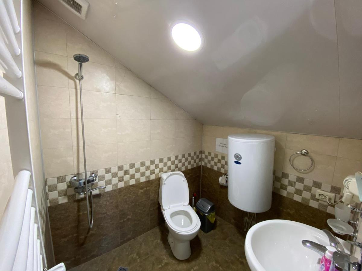 Manana Japaridze'S Guesthouse Mestia Zewnętrze zdjęcie