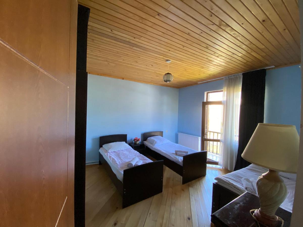 Manana Japaridze'S Guesthouse Mestia Zewnętrze zdjęcie