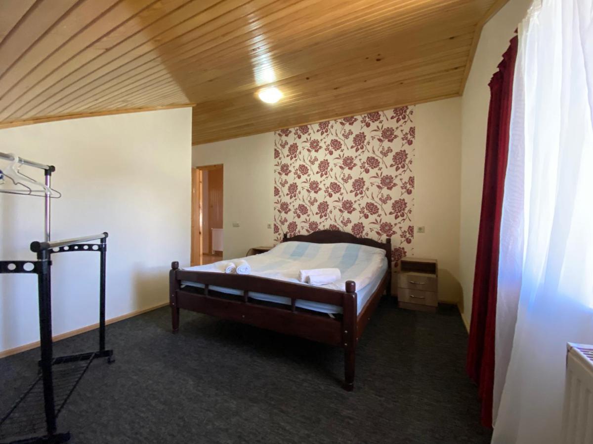 Manana Japaridze'S Guesthouse Mestia Zewnętrze zdjęcie
