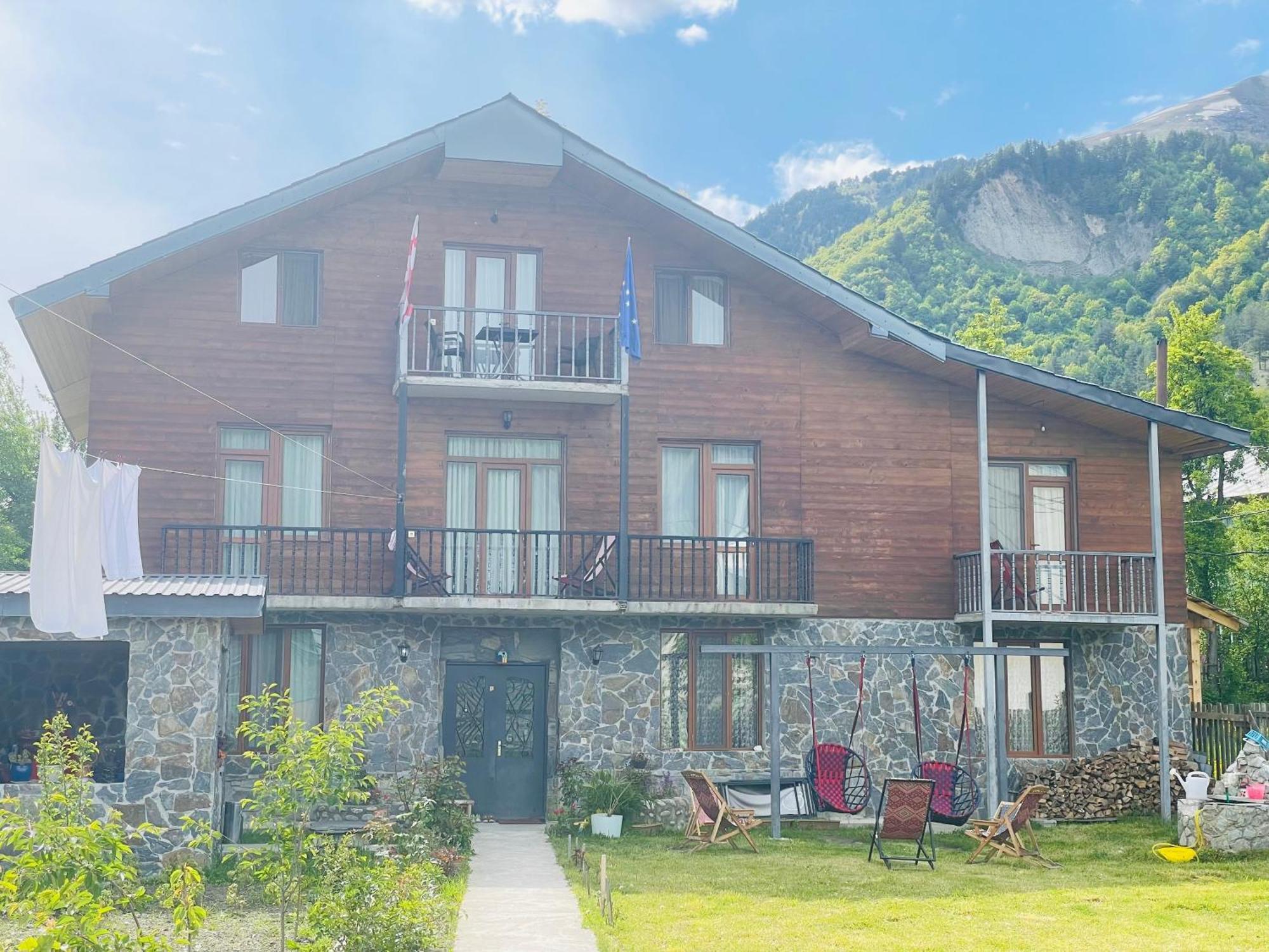 Manana Japaridze'S Guesthouse Mestia Zewnętrze zdjęcie
