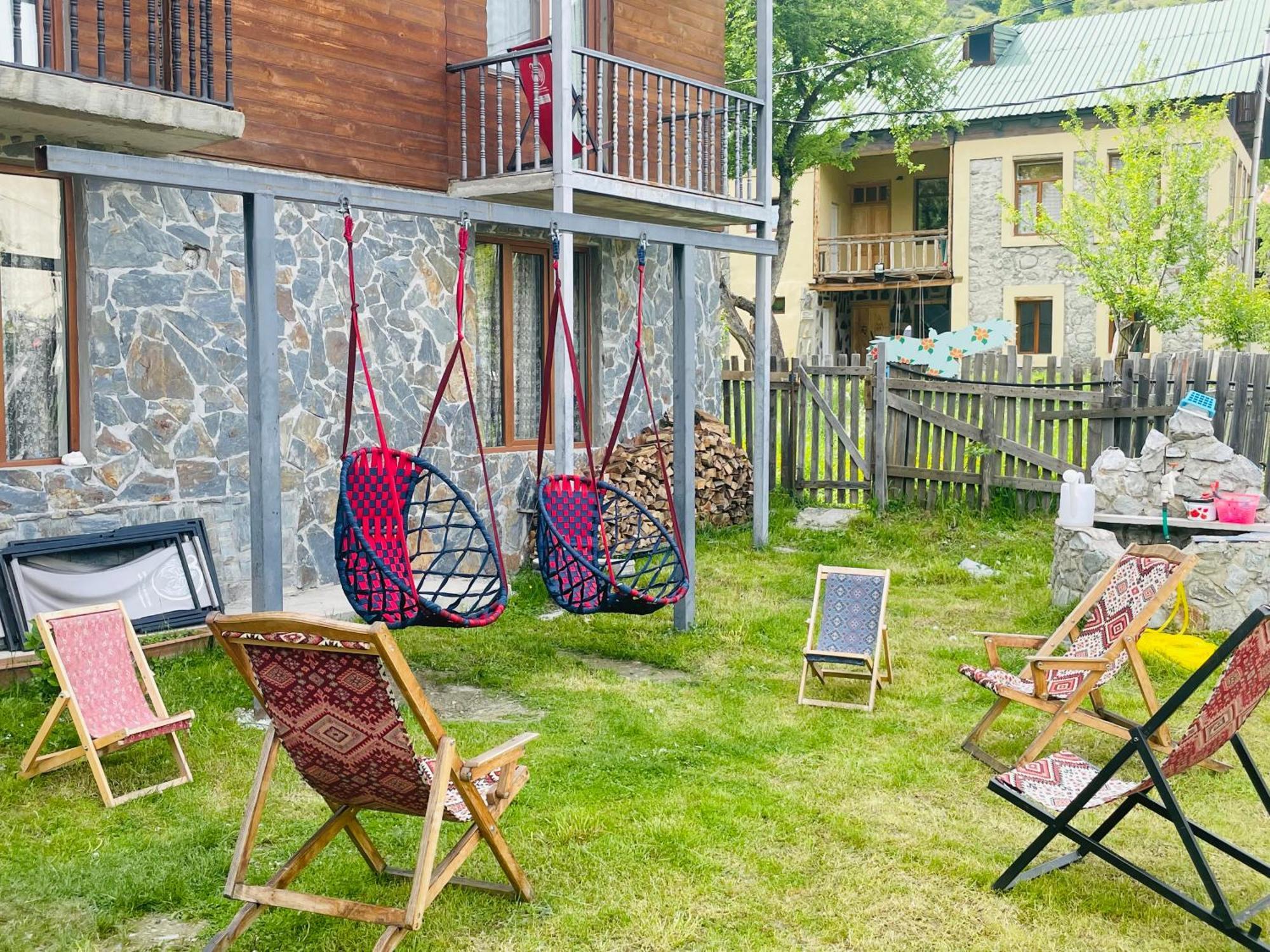 Manana Japaridze'S Guesthouse Mestia Zewnętrze zdjęcie