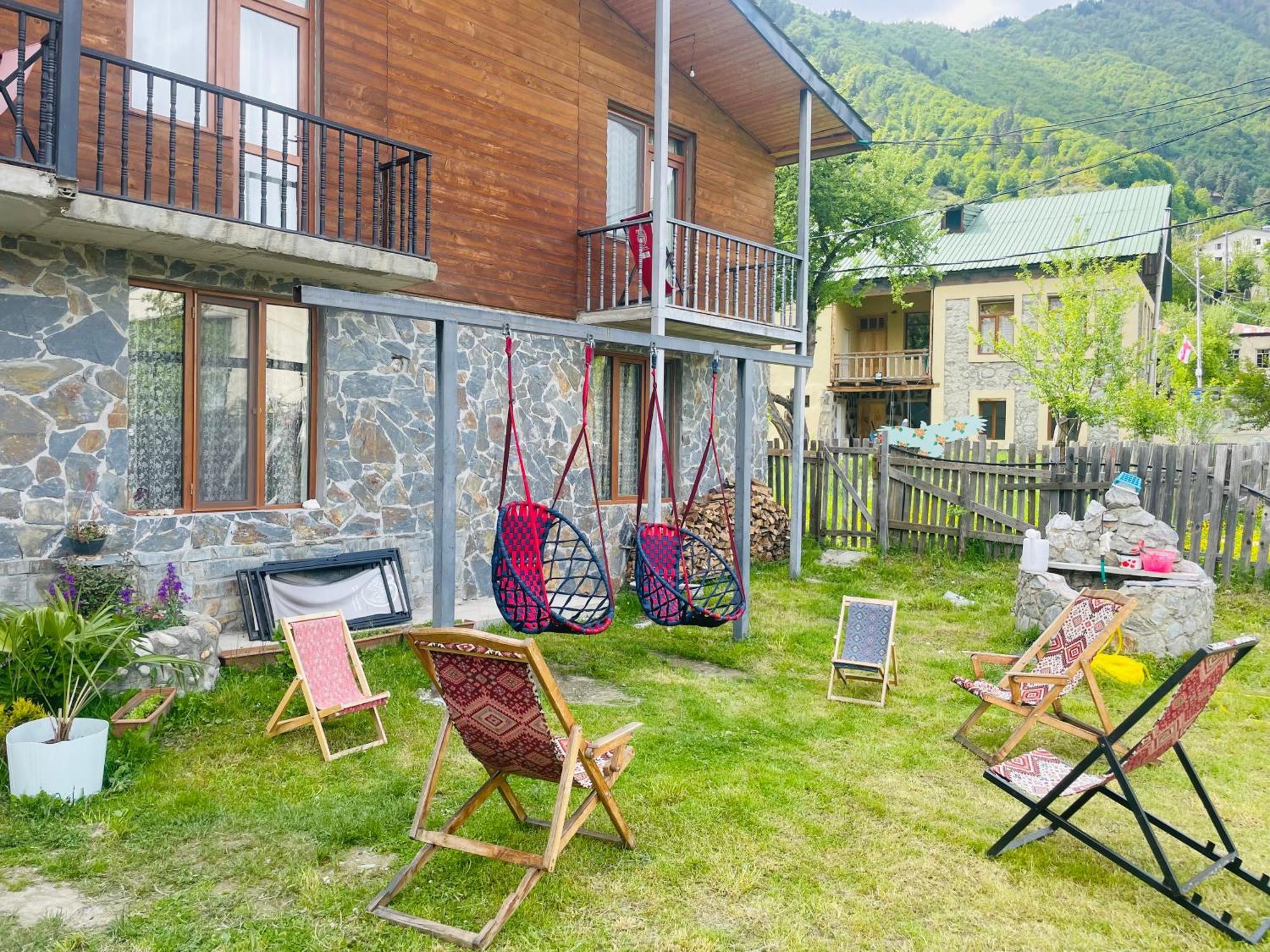 Manana Japaridze'S Guesthouse Mestia Zewnętrze zdjęcie