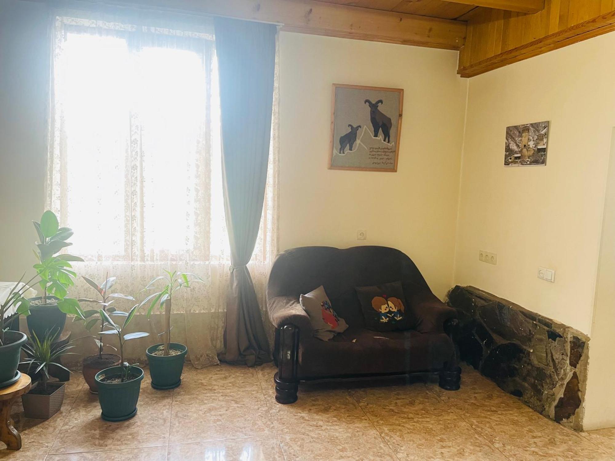Manana Japaridze'S Guesthouse Mestia Zewnętrze zdjęcie