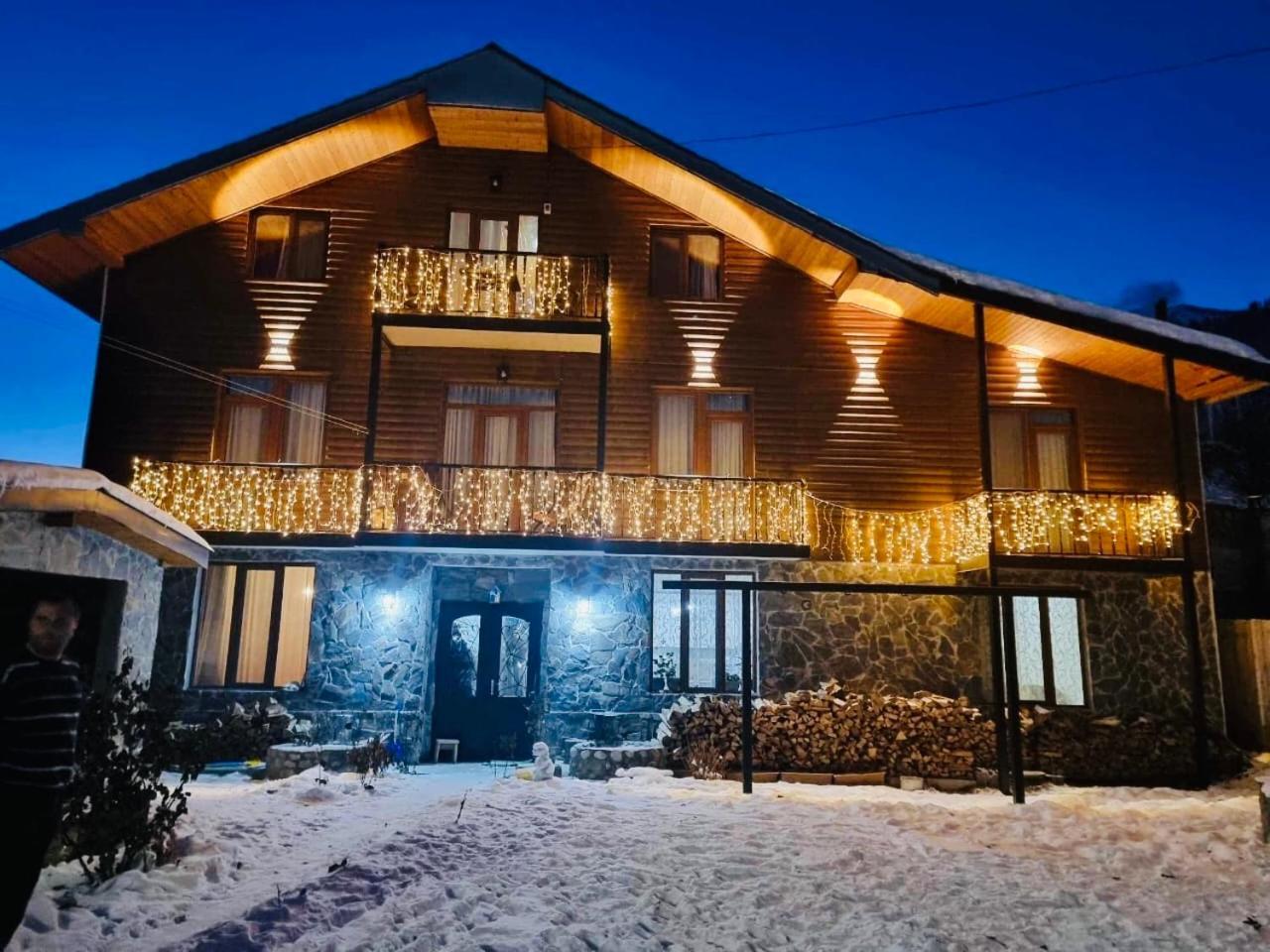 Manana Japaridze'S Guesthouse Mestia Zewnętrze zdjęcie