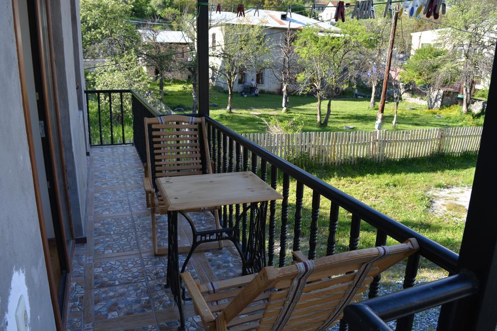 Manana Japaridze'S Guesthouse Mestia Zewnętrze zdjęcie